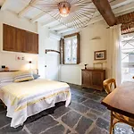 Navigli Authentic Charm In A Historic Milan Home
