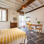 Navigli Authentic Charm In A Historic Milan Home