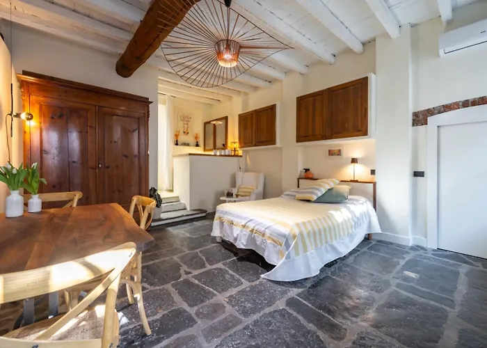 Navigli Authentic Charm In A Historic Milan Home