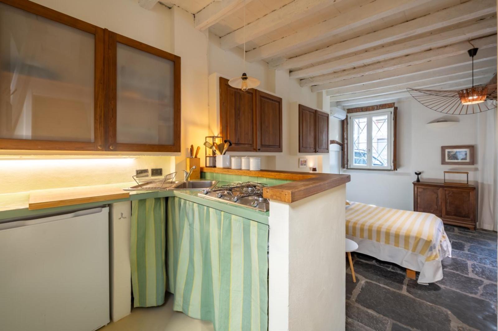 Navigli Authentic Charm In A Historic Apartment