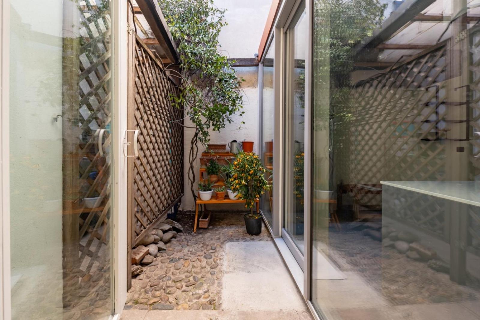Navigli Authentic Charm In A Historic Apartment
